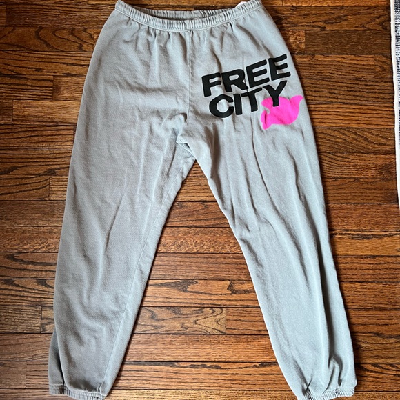 freecity Pants - Freecity sweatpants size medium